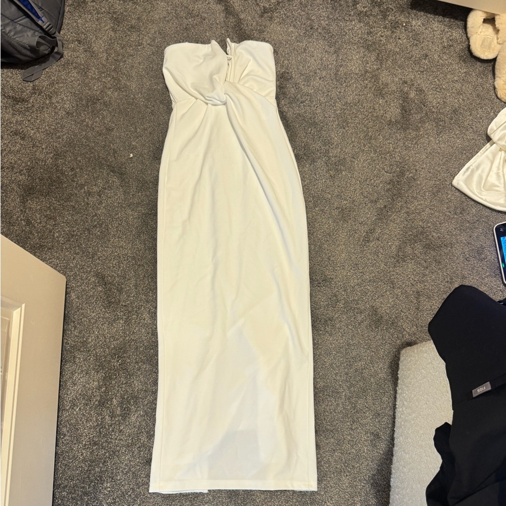 Chic White Strapless Midi Dress